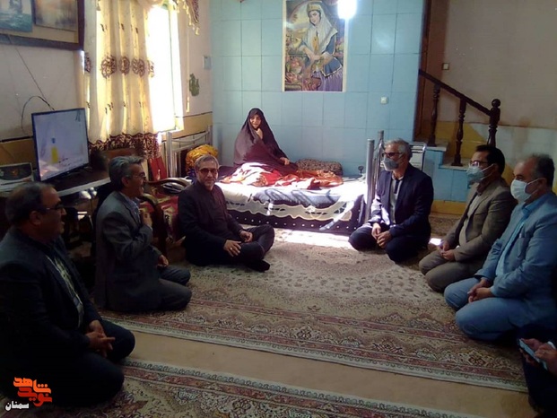 دیدار دکتر گلرو با مادر گرامی شهید گرانقدر فیروز تبیانیان - نهم فروردین ۱۴۰۰ شهرستان مهدیشهر 