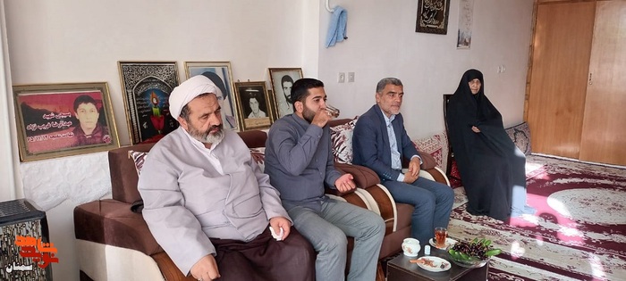 دیدار مسئولان دامغانی با خانواده معزز شهید والامقام عبدالرضا غریبنژاد - بیست و پنجم خردادماه ۱۴۰۱ روستای دیباج دامغان