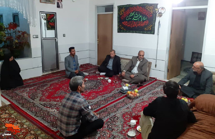 دیدار رئیس بنیاد شهید و امور ایثارگران شهرستان شاهرود با خانواده گرامی جانباز گران‌قدر متوفی حجت‌الله خانعلی - سیزدهم شهریور ۱۴۰۱