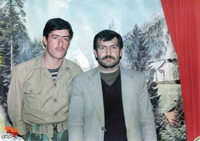 از چپ: مصطفی فهمیده - باقر فهمیده