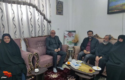 دیدار کارکنان بنیاد شهید شهرستان شاهرود با خانواده معزز شهید امنیت محمد عباسی - نوزدهم مهر ۱۴۰۱ شهر بسطام