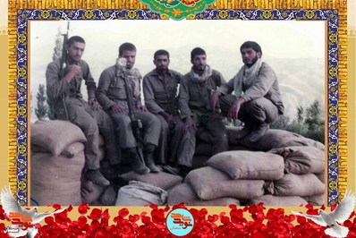 نفر دوم از راست شهید اسماعیل برهانی