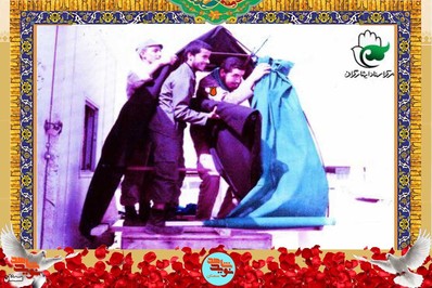 نفر سمت راست شهید محمد حبیبی