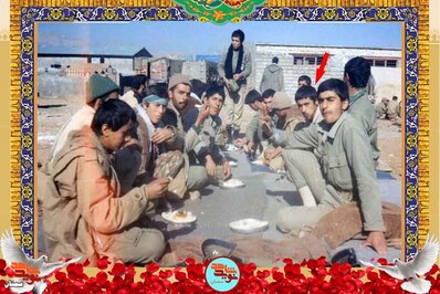 نفر سوم از راست شهید حسین امانی‌وامرزانی